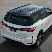 https://www.toyota.com.br/wp-content/uploads/2016/02/tyt_gallery_image_5_92317_sw4-galeria-9_w1440h448px.jpg