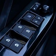 https://www.toyota.com.br/wp-content/uploads/2016/02/tyt_gallery_image_6_92318_sw4-2021-gallery-06_w1440h448px.jpg