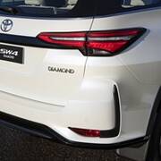 https://www.toyota.com.br/wp-content/uploads/2016/02/tyt_gallery_image_7_92317_sw4-gr-s-7_w1440h448px.jpg