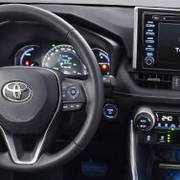 https://www.toyota.com.br/wp-content/uploads/2019/05/tyt_gallery_image_3_112043_RAV-2019-galeria-int-full-09-DSK_w1440h448px.jpg