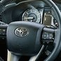 https://www.toyota.com.br/wp-content/uploads/2020/11/tyt_gallery_image_1_120217_hilux-dupla-2021_gallery_02_w1440h448px.jpg