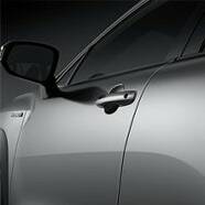 https://www.toyota.com.br/wp-content/uploads/2021/03/tyt_gallery_image_3_121273_Corolla_cross-galeria-ext-full-02-DSK_w1440h448px.jpg